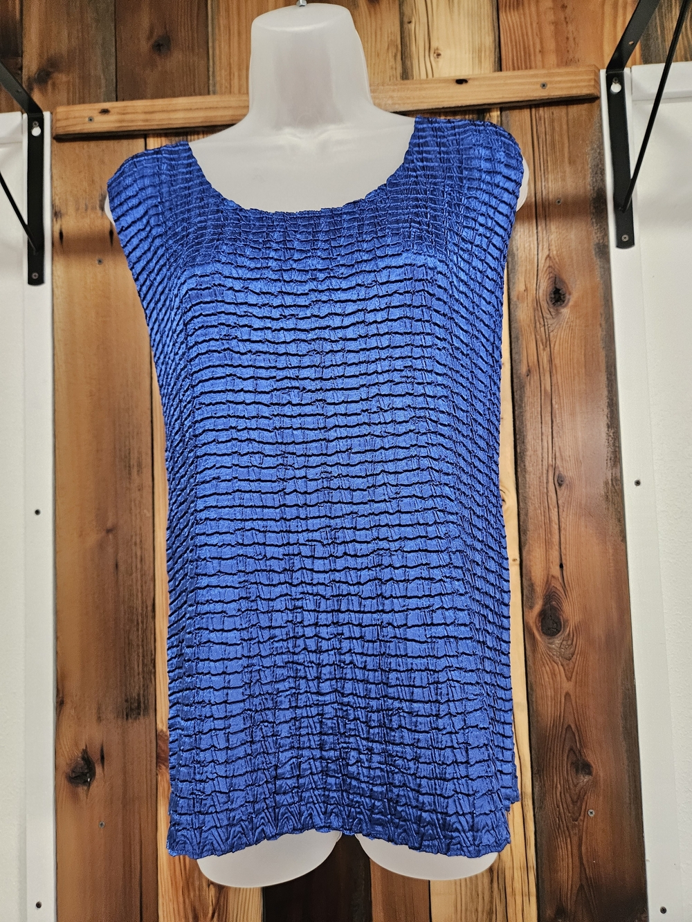 Textured Crinkle Sleeveless Tank Top - Blue